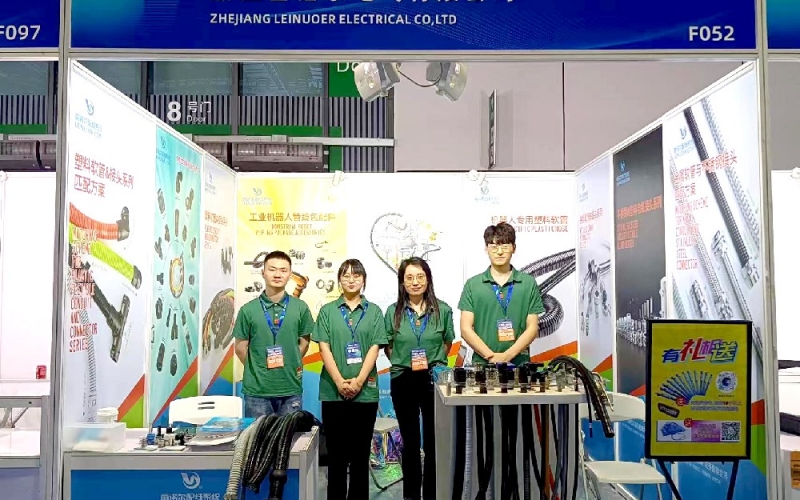 直击现场—老子有钱lzyq88电气亮相SIA中国智能工厂展